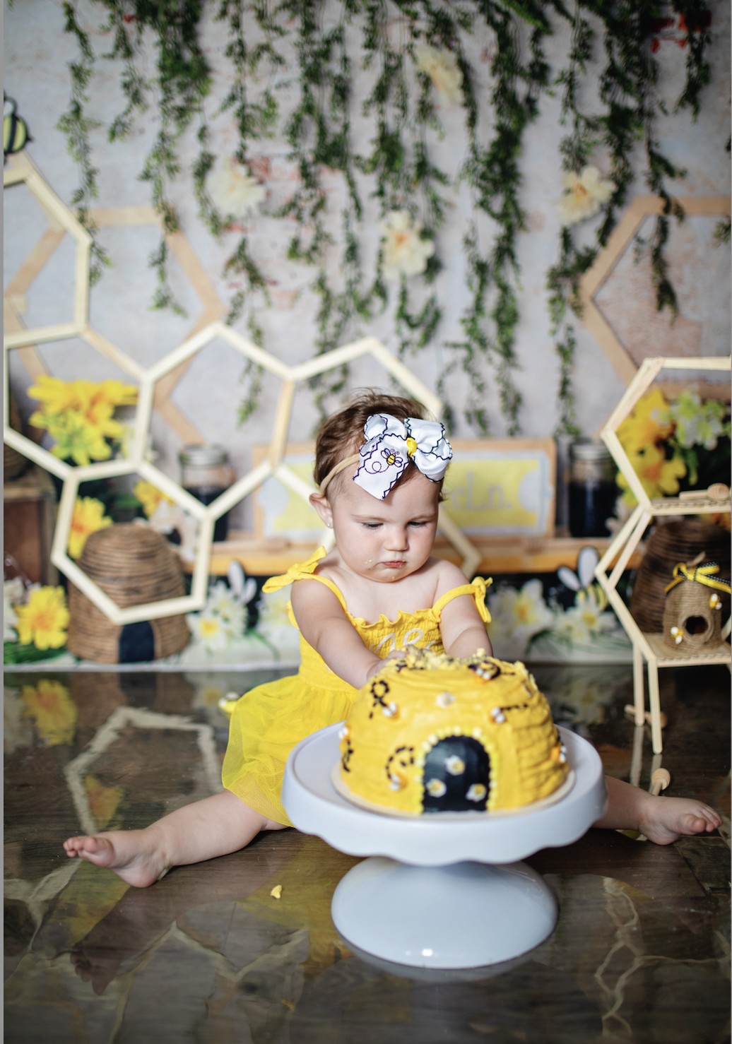 Kate Spring/Summer Bee Flowers Backdrop for Photography Designed by Jenna Onyia - Kate Backdrop AU