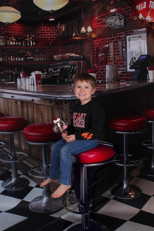 Kate Sweep 50s Diner Retro Backdrop Designed by Megan Leigh - Kate Backdrop AU