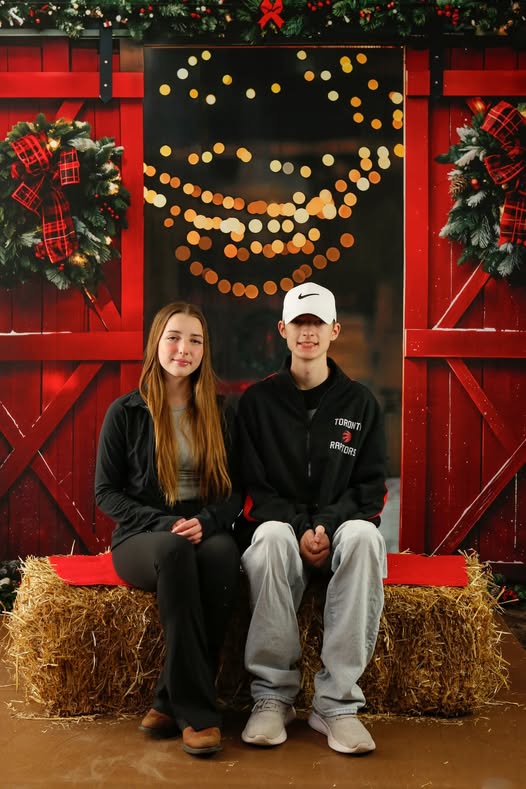 Kate Red Christmas Wooden Door Backdrop Designed by Emetselch - Kate Backdrop AU