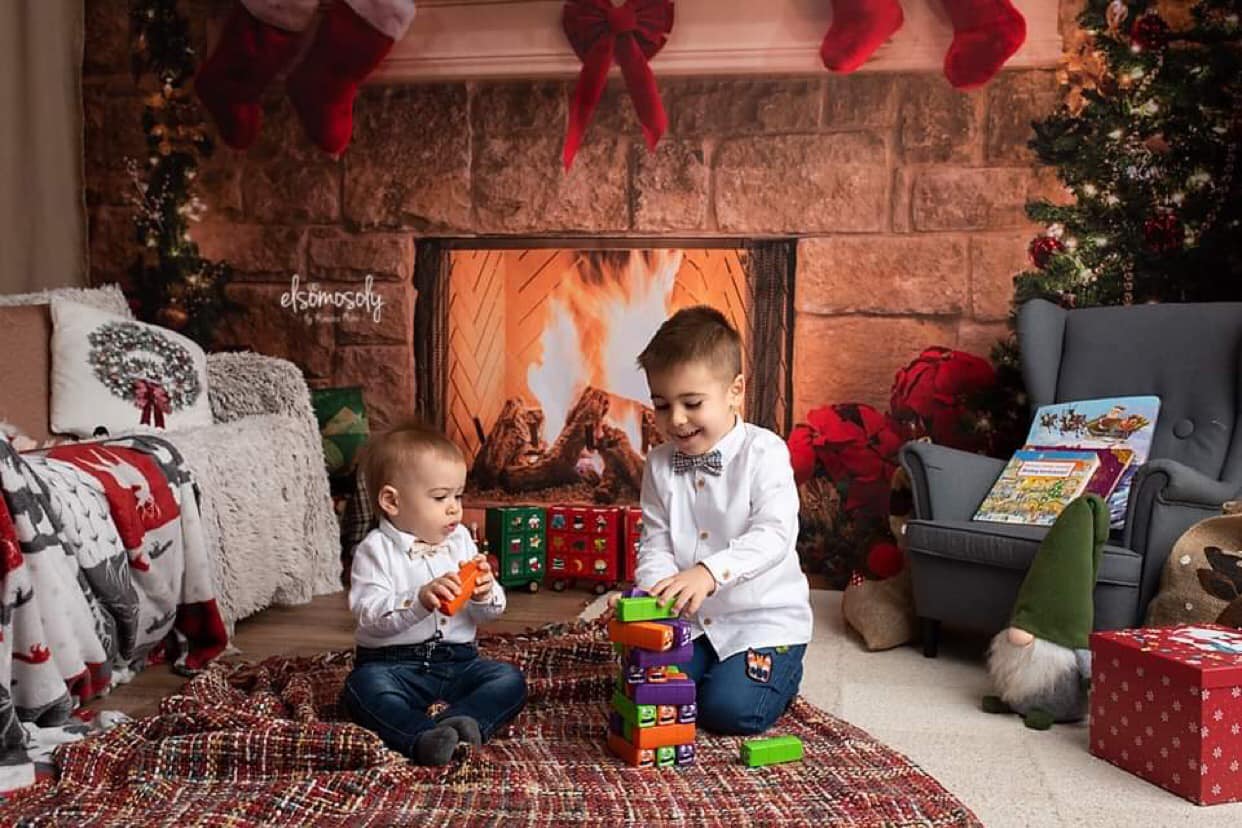 Kate Christmas Red Socks with Fireplace Backdrop for Photography - Kate Backdrop AU