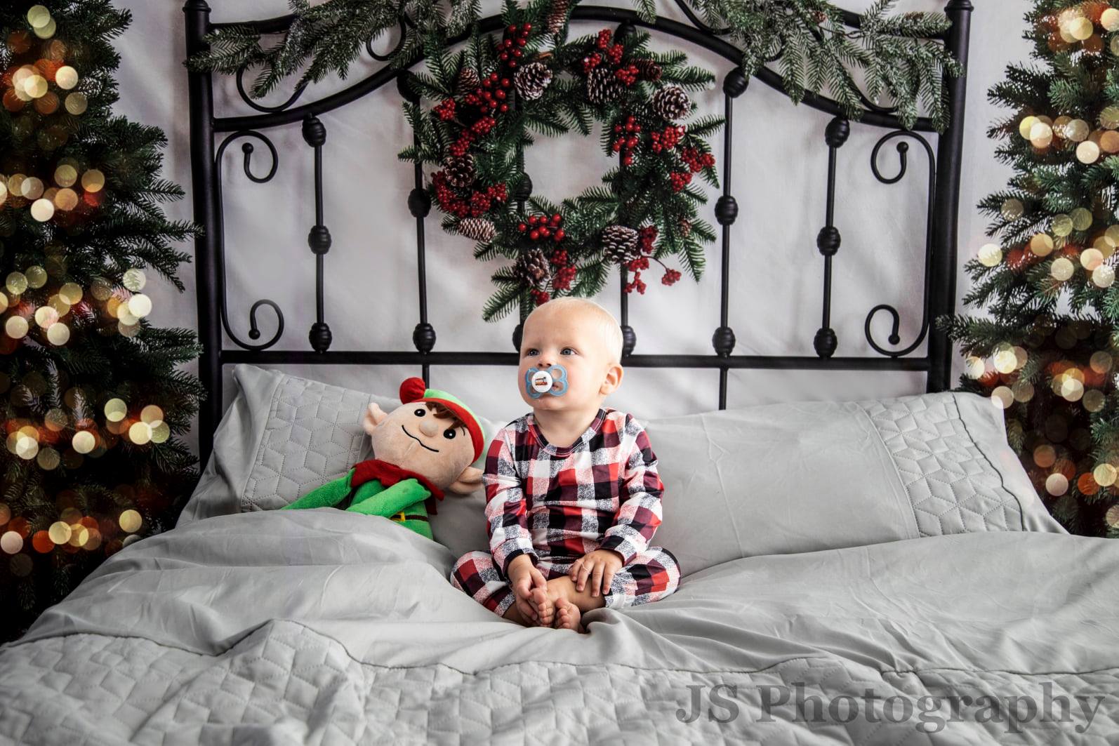 Kate Christmas Bed Backdrop Headboard Designed by Emetselch - Kate Backdrop AU