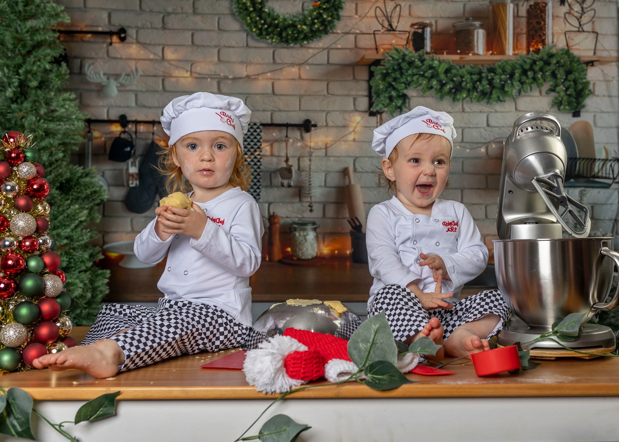 Kate White Brick Wall Christmas Kitchen Backdrop Designed By Jerry_Sina - Kate Backdrop AU