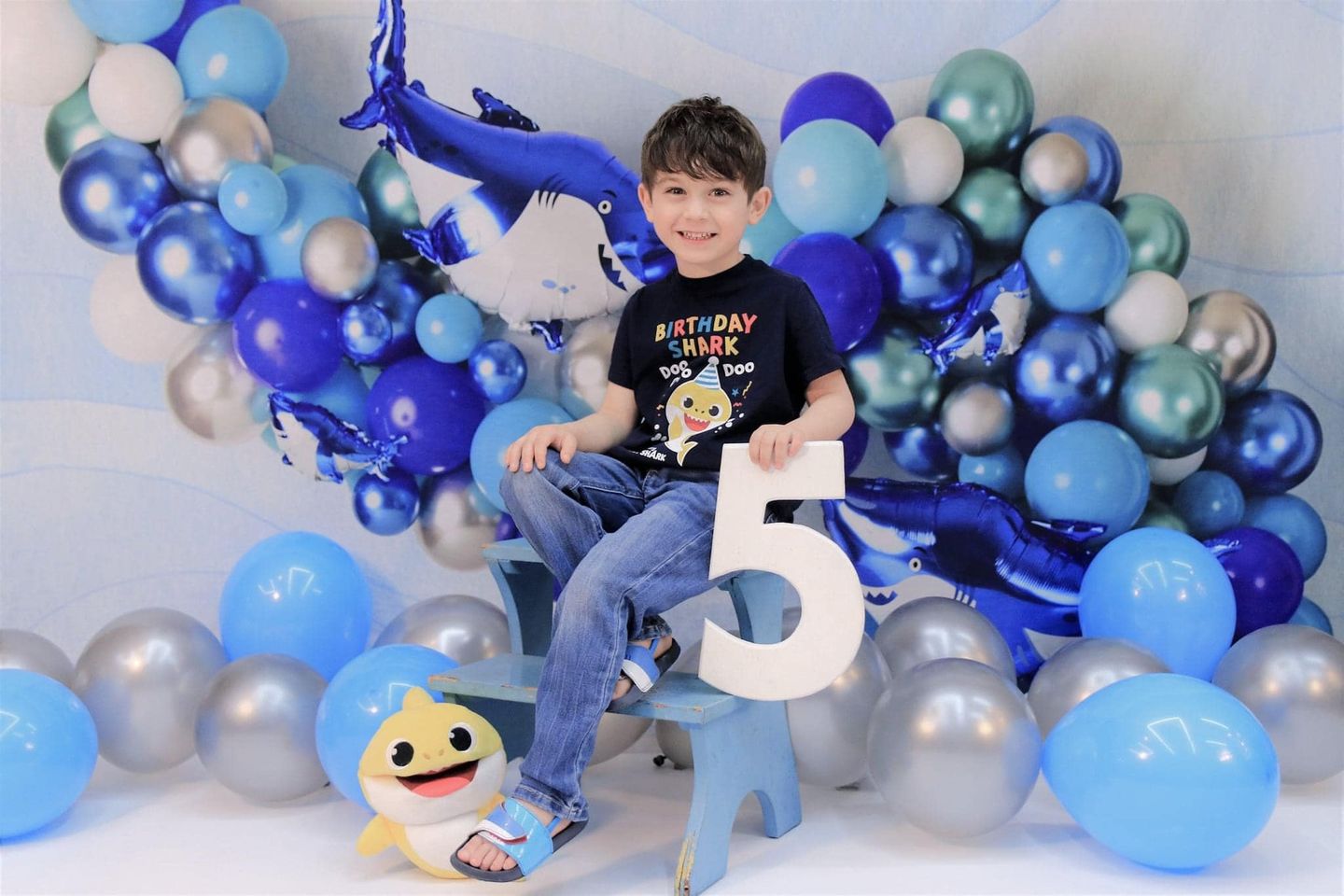 Kate Blue Balloon Shark Backdrop Designed by Mandy Ringe Photography - Kate Backdrop AU