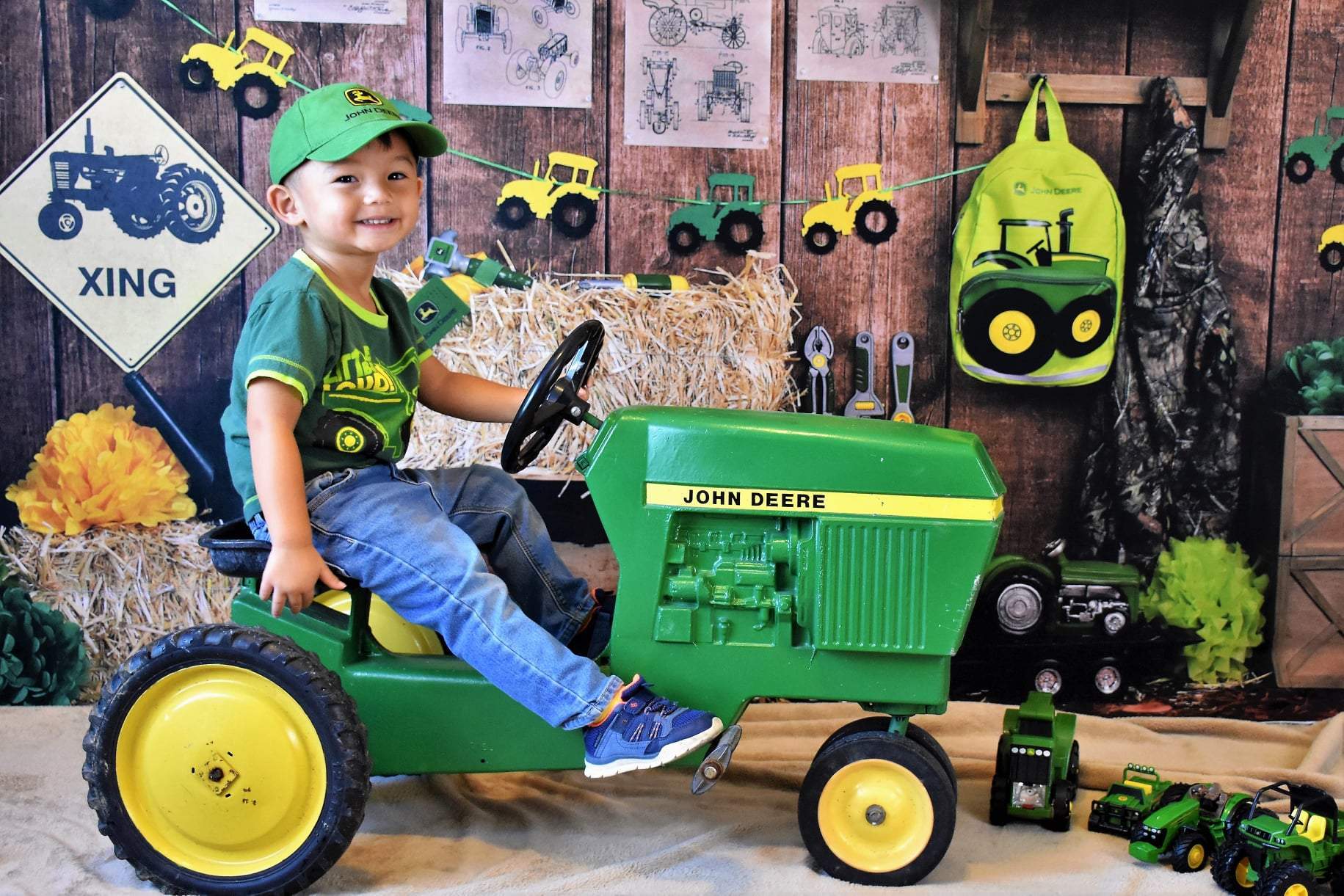 Kate Tractor Garage Children Backdrop - Kate Backdrop AU