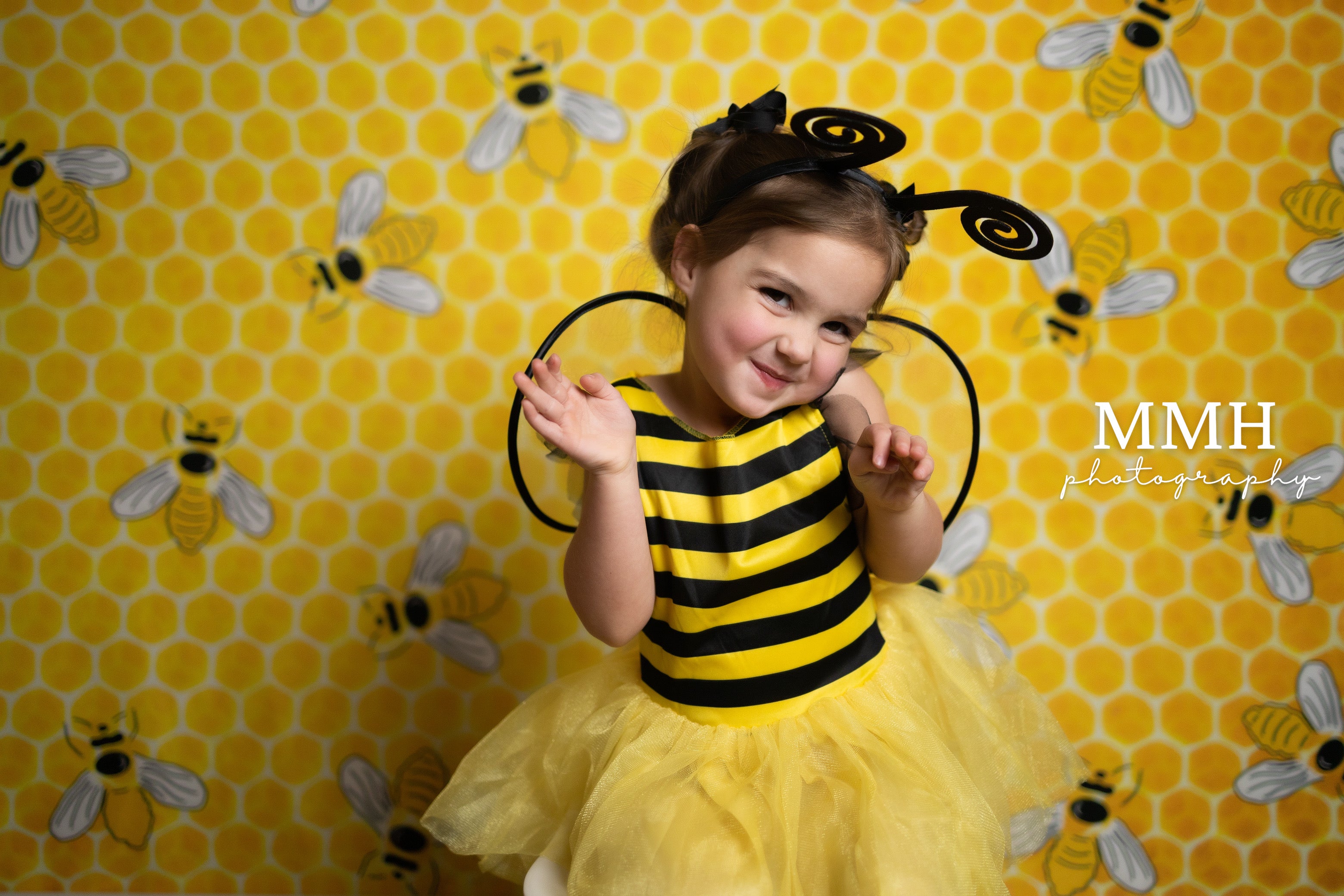 Kate Yellow Bee Pattern Backdrop Designed by Melissa McCraw-Hummer - Kate Backdrop AU