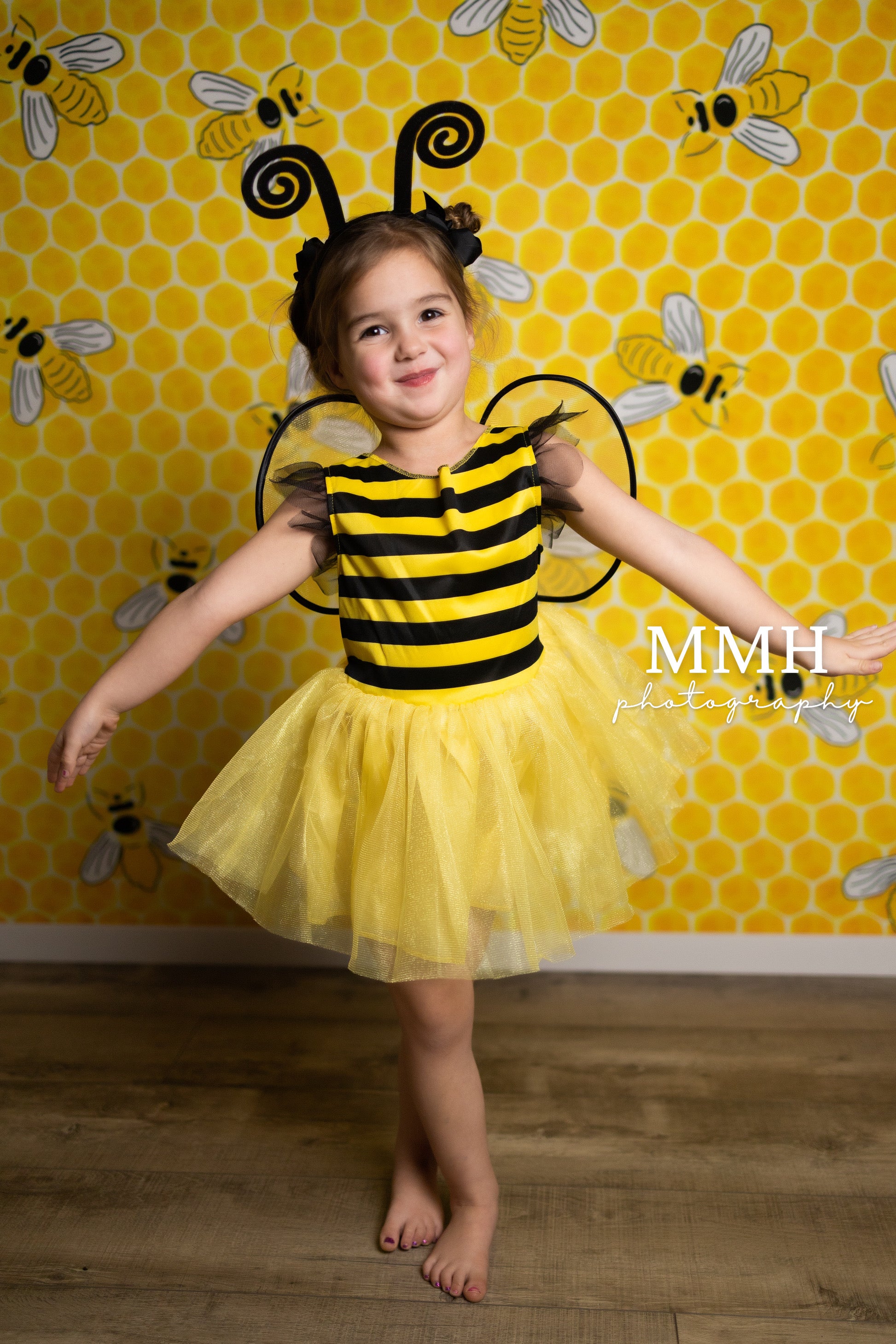 Kate Yellow Bee Pattern Backdrop Designed by Melissa McCraw-Hummer - Kate Backdrop AU