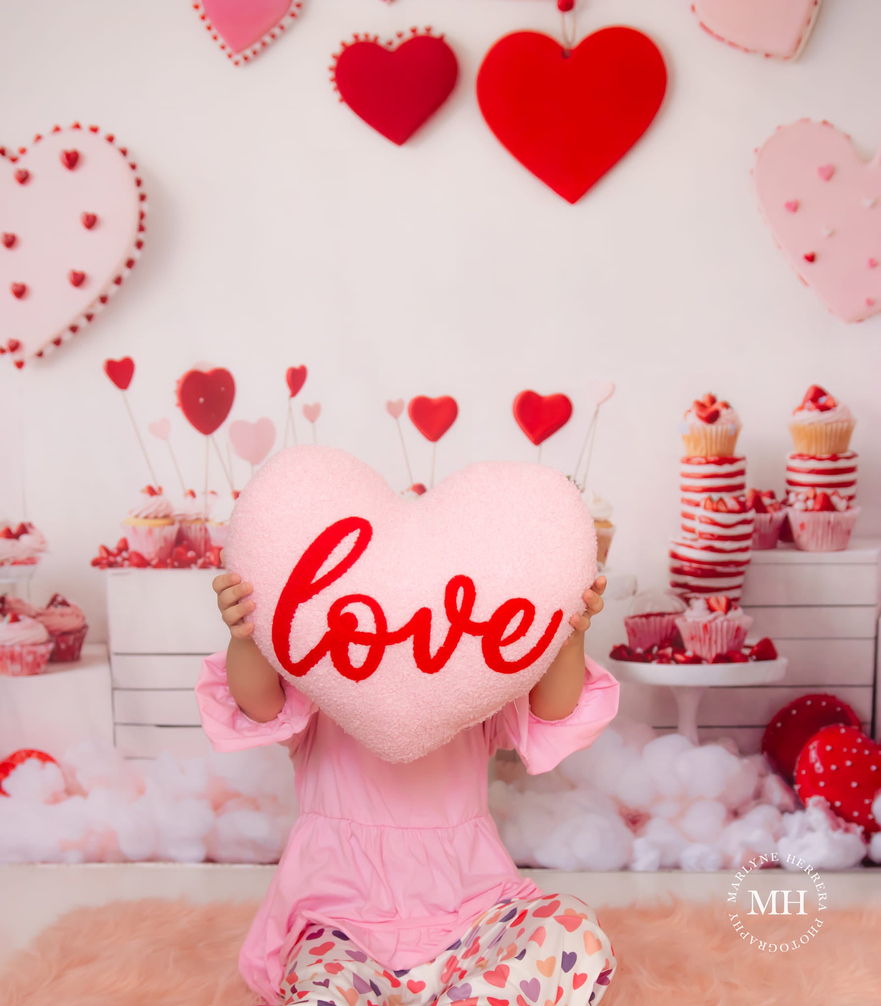 Kate Valentine Heart Cupcake Backdrop Designed by Emetselch - Kate Backdrop AU