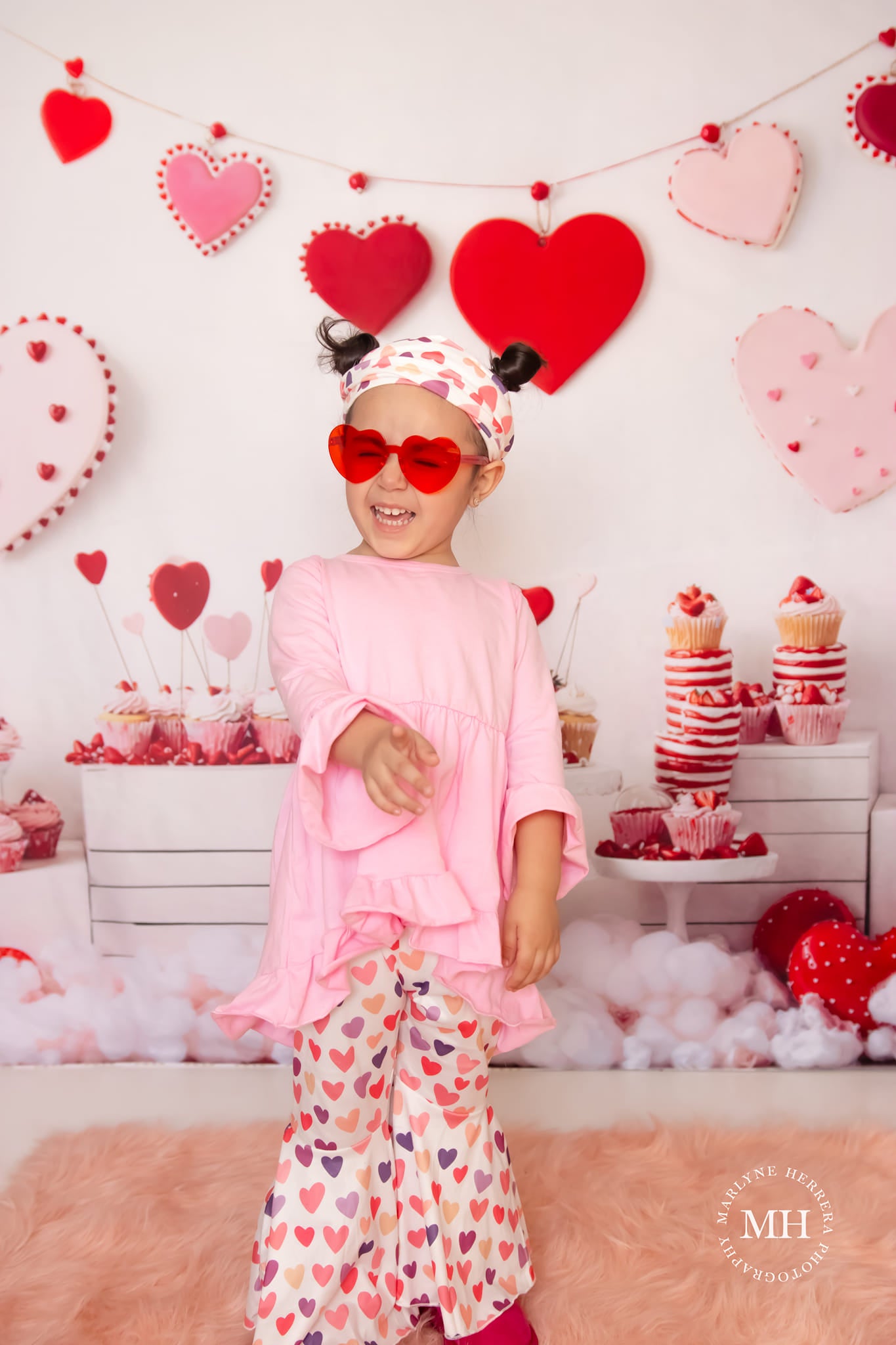 Kate Valentine Heart Cupcake Backdrop Designed by Emetselch - Kate Backdrop AU
