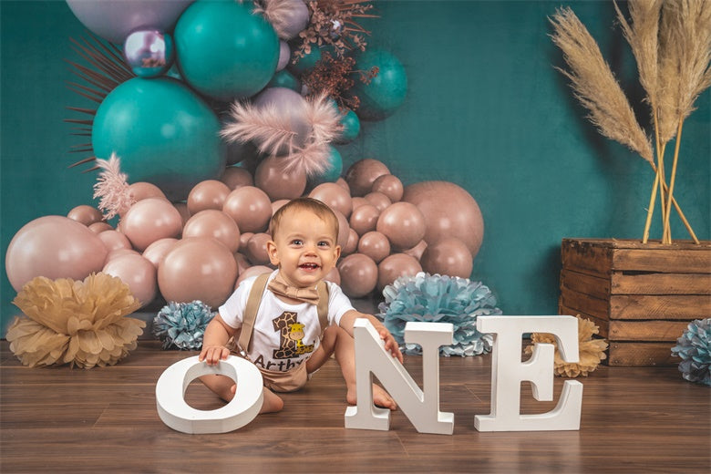 Kate Boho Balloons Backdrop Cake Smash Green Wall Designed by Uta Mueller Photography