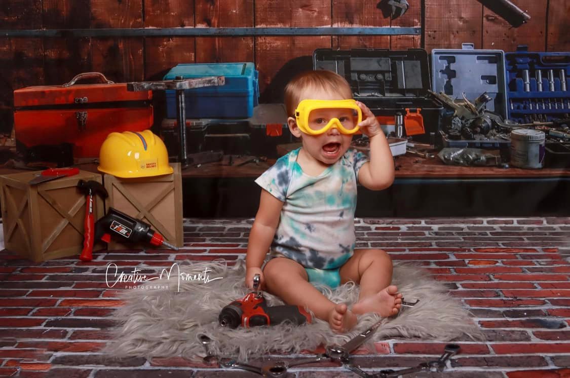 Kate Tool shelf against a table vintage garage Backdrop for boy/Father's Day - Kate Backdrop AU