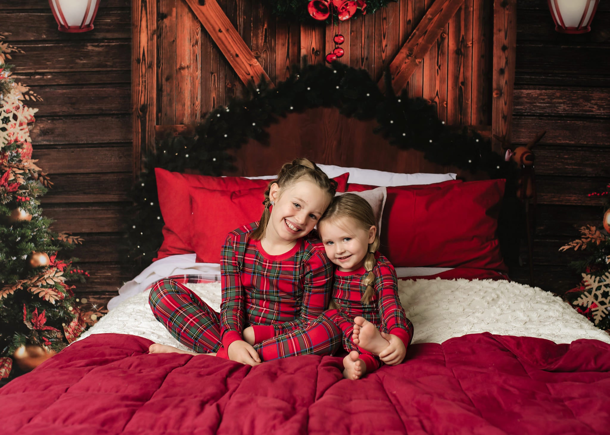 Kate Chalet Christmas Backdrop Barn Door Bed Red Pillow for Photography