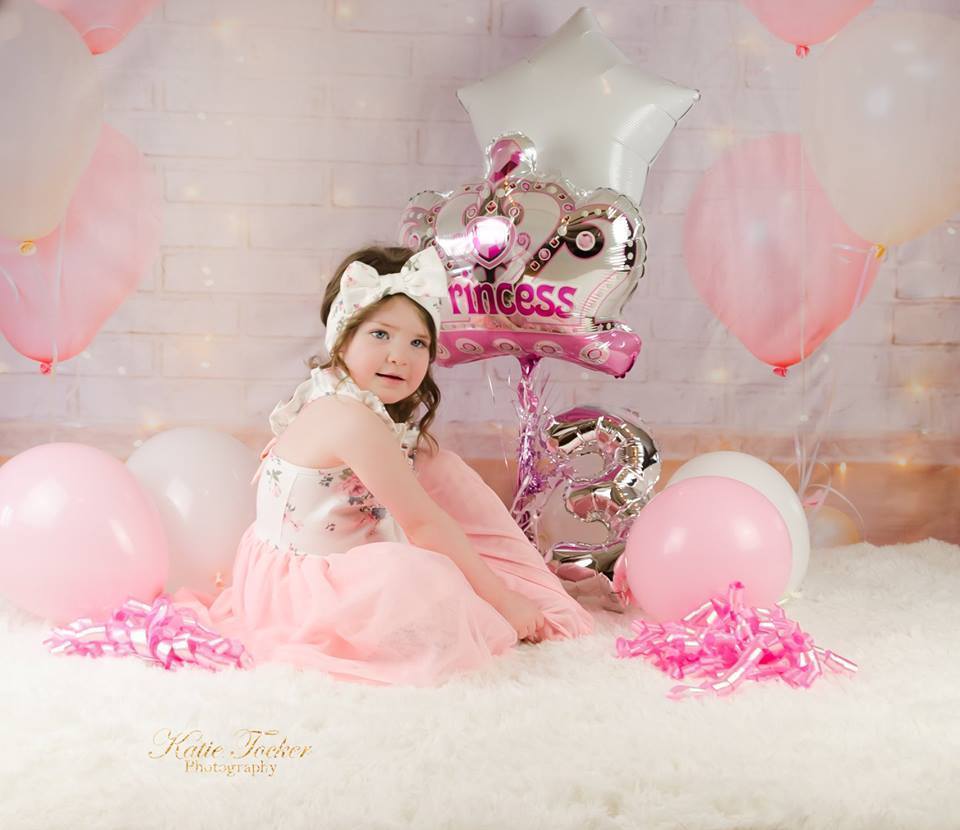Kate White Brick Wall with Balloons and Decorations Birthday Backdrop for Photography
