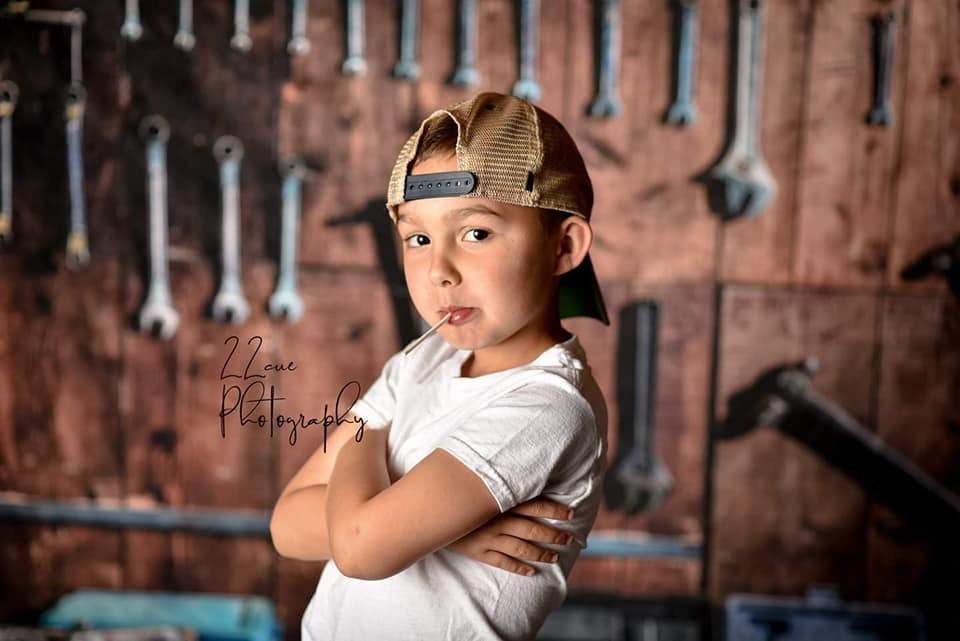 Kate Tool shelf against a table vintage garage Backdrop for boy/Father's Day - Kate Backdrop AU