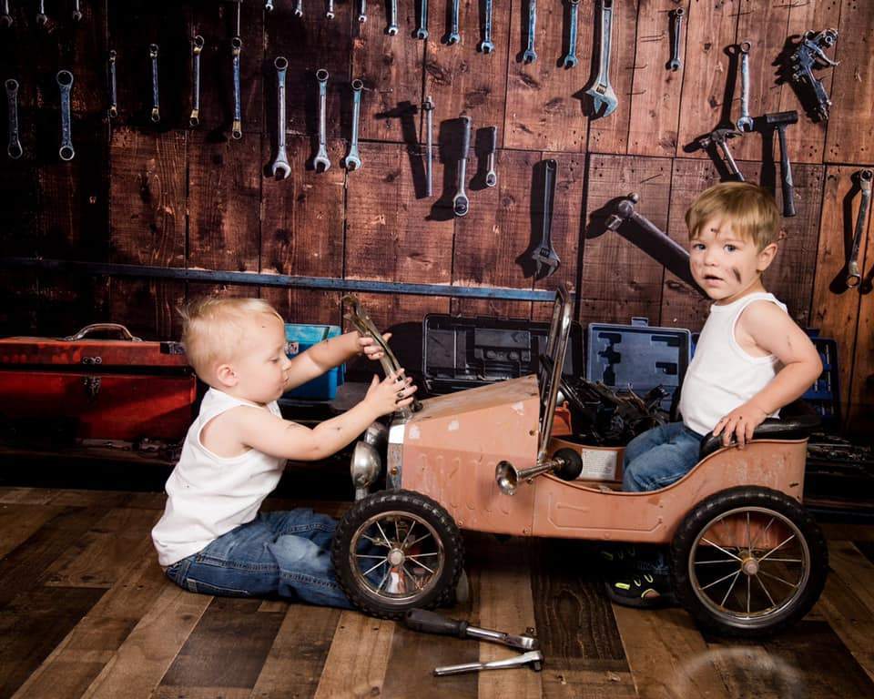 Kate Tool shelf against a table vintage garage Backdrop for boy/Father's Day - Kate Backdrop AU
