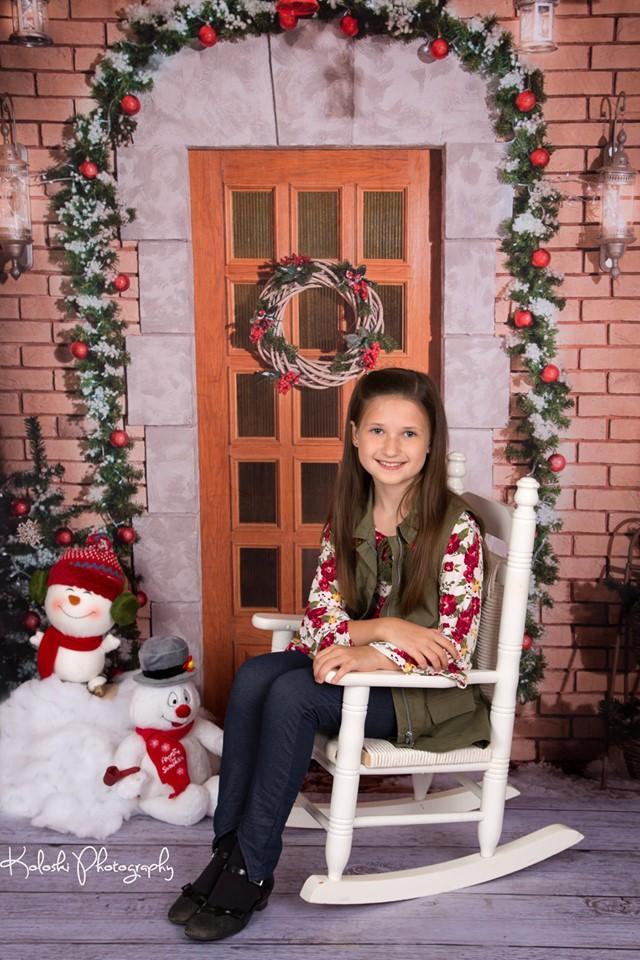 Kate Christmas Holiday Door with Snow Backdrop for Photography