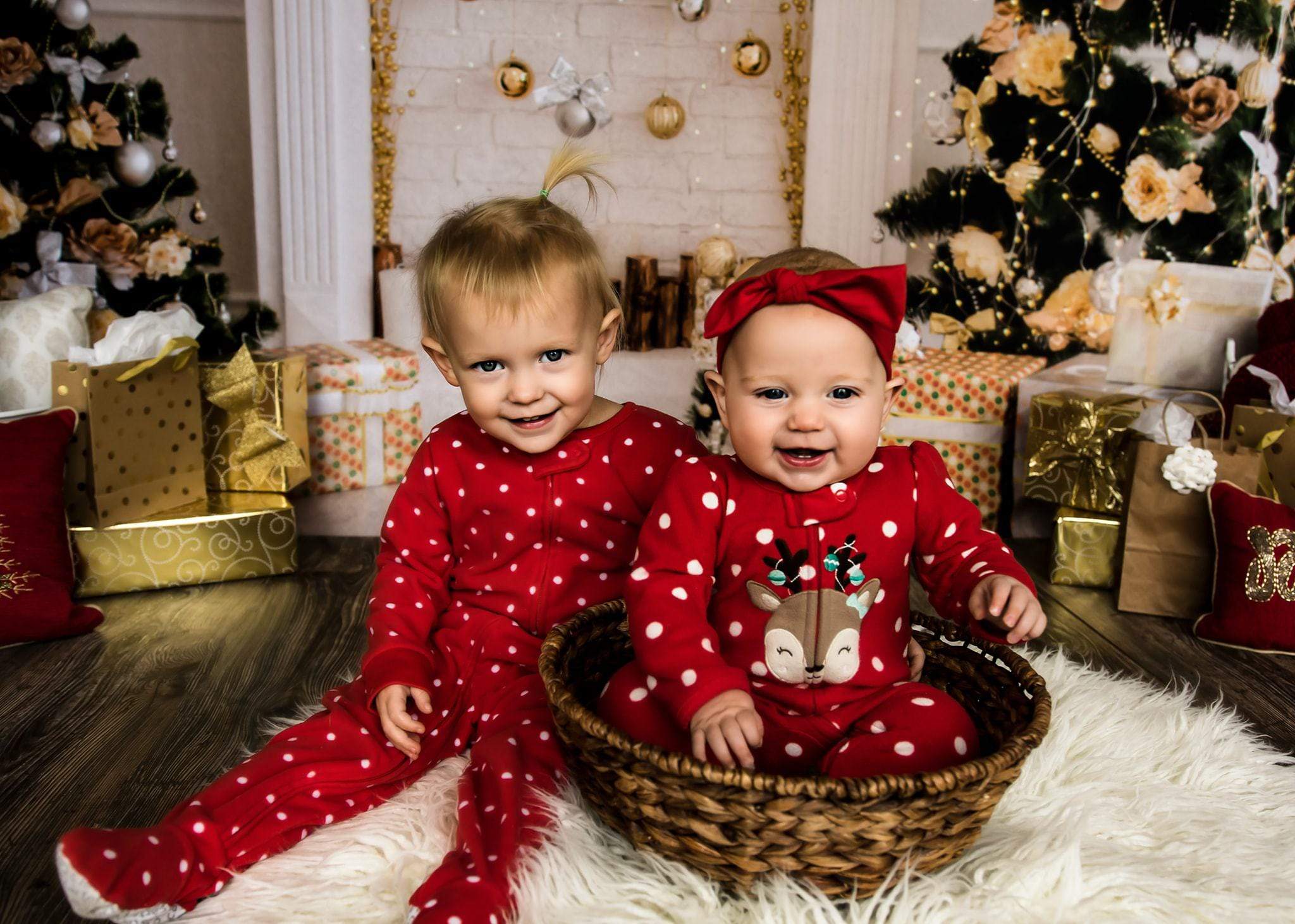 Kate Christmas Decorations Presents Fireplace Backdrop - Kate Backdrop AU