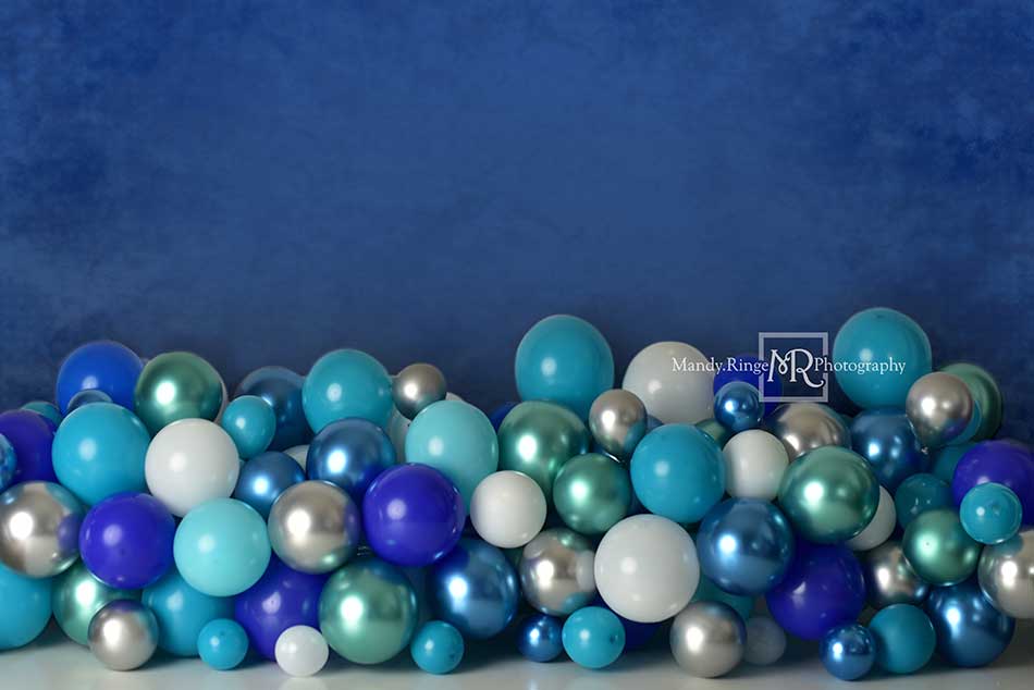 Kate Cake Smash Backdrop Blue Balloon Designed by Mandy Ringe Photography