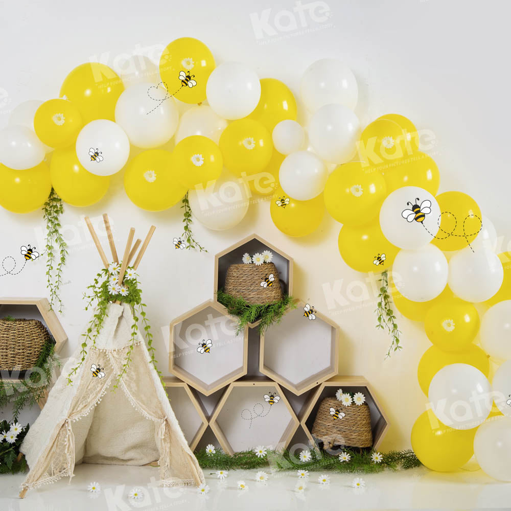 Kate Industrious Bee Backdrop Designed Cake Smash by Uta Mueller Photography