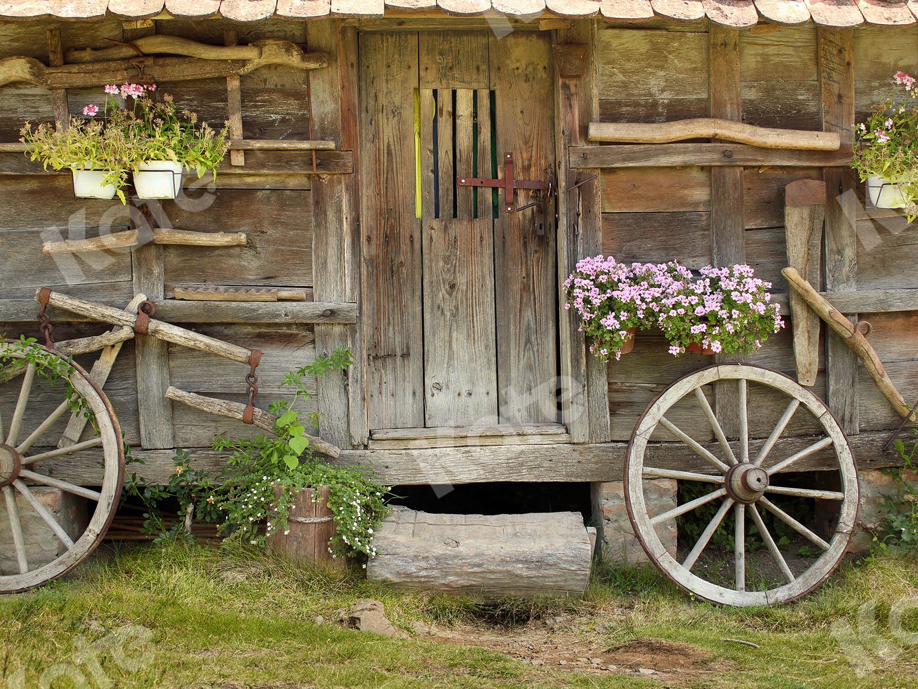 Kate Outdoor Backdrop Old Wood Barn for Photography