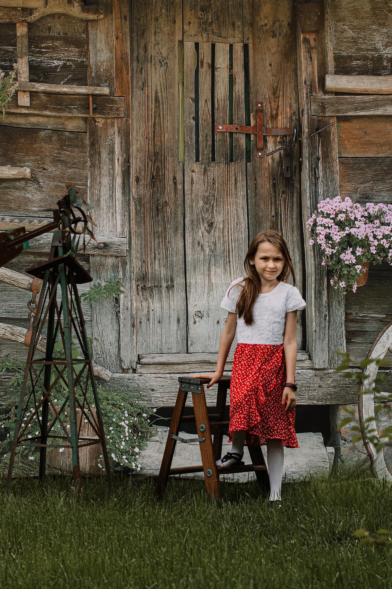 Kate Outdoor Backdrop Old Wood Barn for Photography