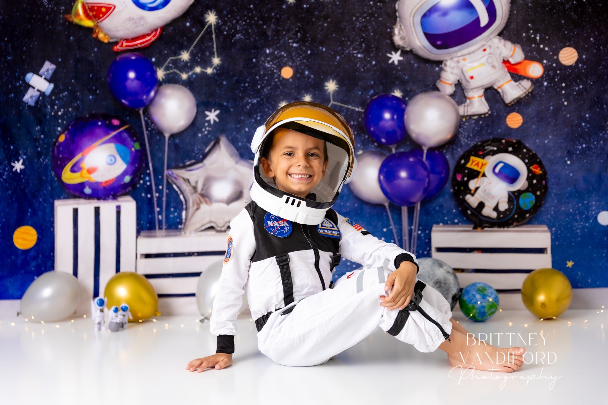Kate Cake Smash Astronaut Universe Backdrop Designed by Emetselch - Kate Backdrop AU