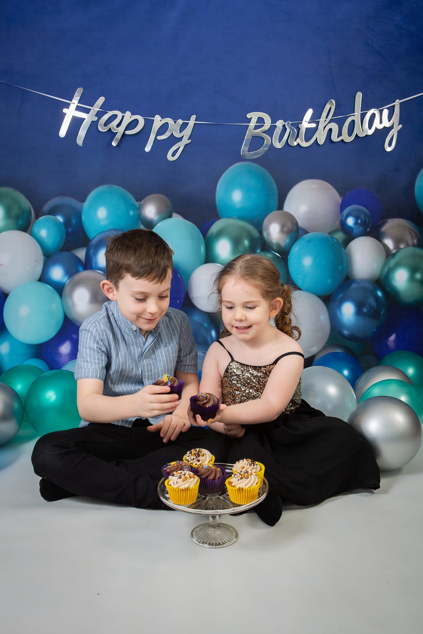 Kate Cake Smash Backdrop Blue Balloon Designed by Mandy Ringe Photography - Kate Backdrop AU