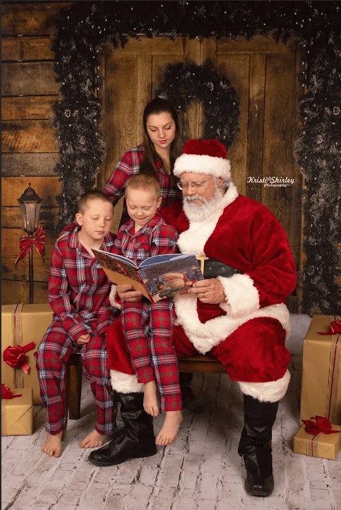Kate Holiday Door Christmas Wreath Backdrop designed by Arica Kirby - Kate Backdrop AU