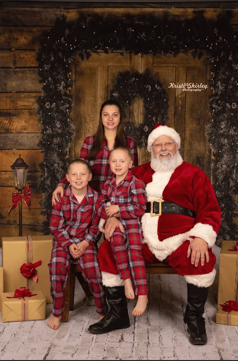 Kate Holiday Door Christmas Wreath Backdrop designed by Arica Kirby - Kate Backdrop AU